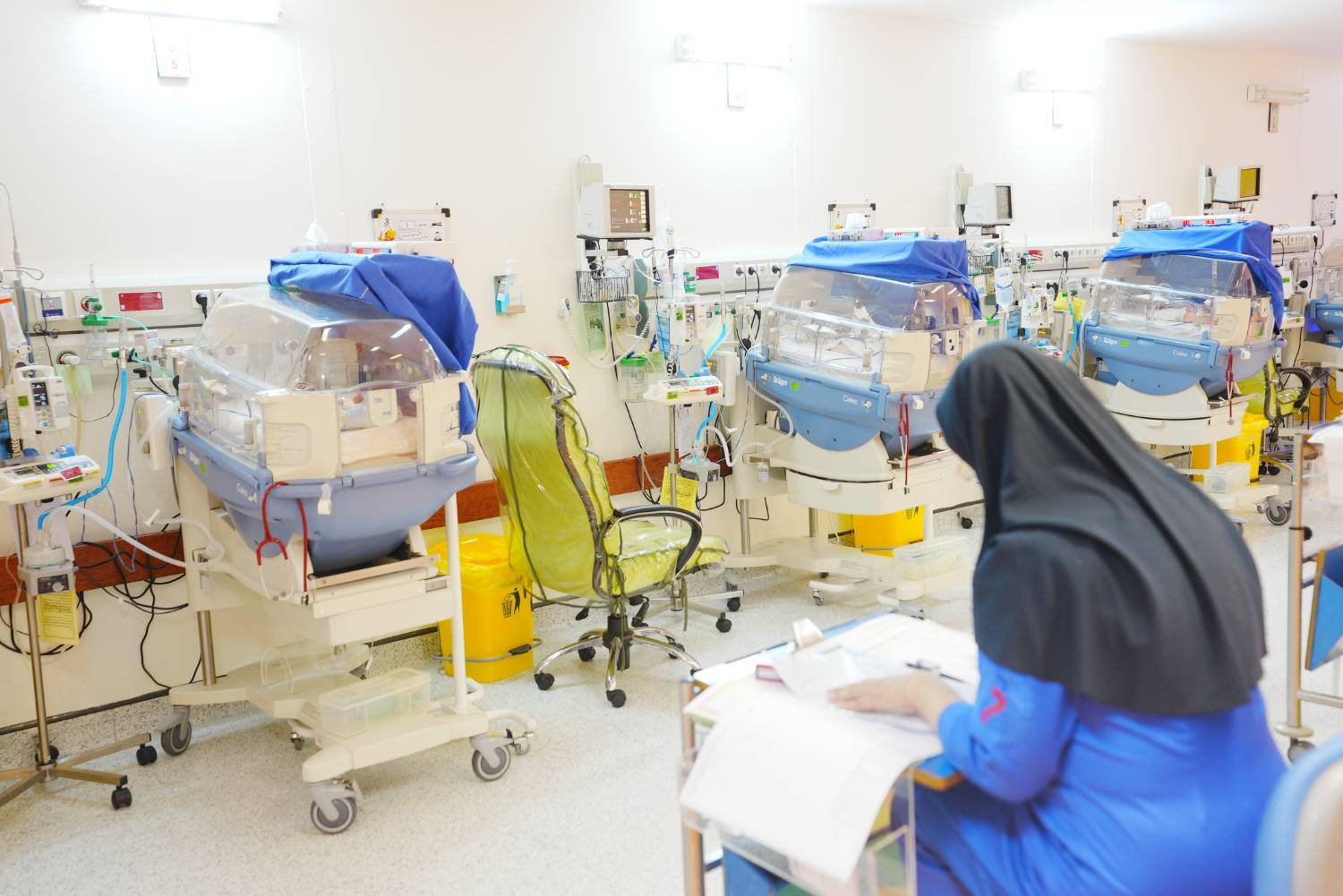 تولد نوزادان سه‌قلو از مادر ۳۲ساله در  مشهد