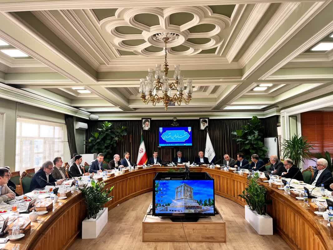 دعوت استاندار خراسان رضوی از فعالان اقتصادی برای سرمایهگذاری در انرژیهای تجدیدپذیر