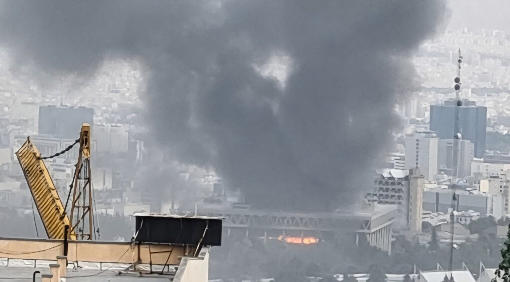 طنین اقتدار رسانهها در ساختمان شیشهای؛ حمله رژیم صهیونیستی به شبکه خبر، آتشی بر خرمن وجدان جهانی