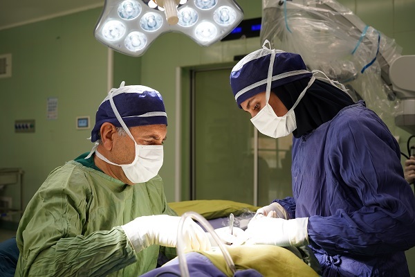 معجزه شنوایی در جنوب ایران؛ چگونه یک پزشک، هزاران زندگی را دگرگون کرد معجزه شنوایی در جنوب ایران؛ چگونه یک پزشک، هزاران زندگی را دگرگون کرد