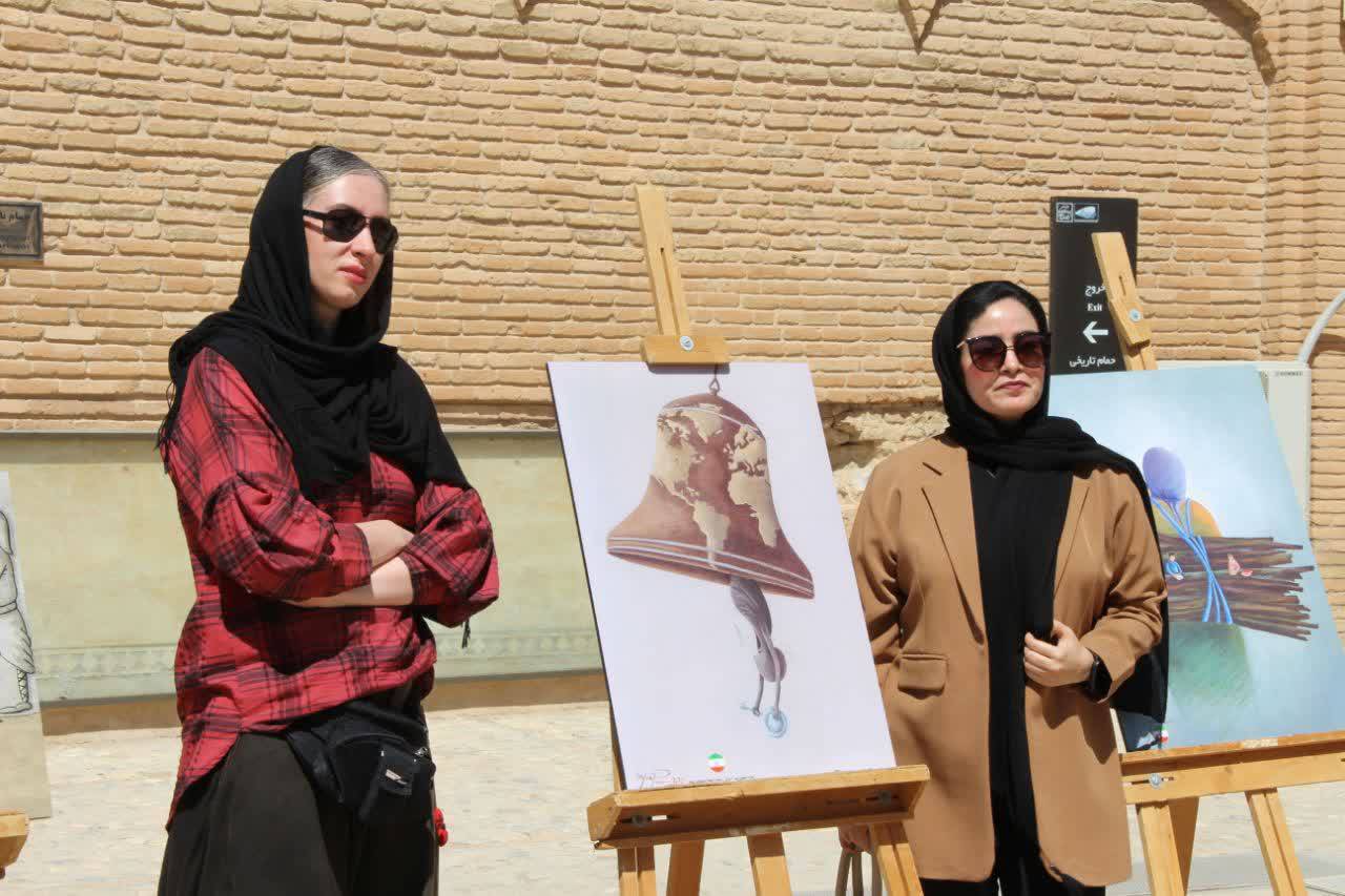 نمایشگاه بین&zwnj;المللی بزرگان کاریکاتوریست چهره جهان در لرستان افتتاح شد+تصویر