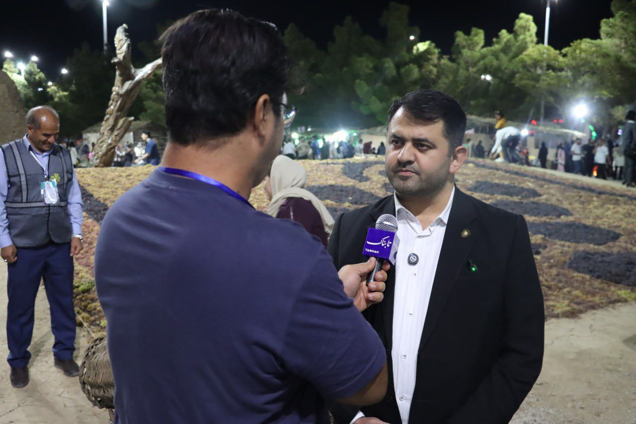 برگزاری هشتمین جشنواره انگور در ارومیه+فیلم