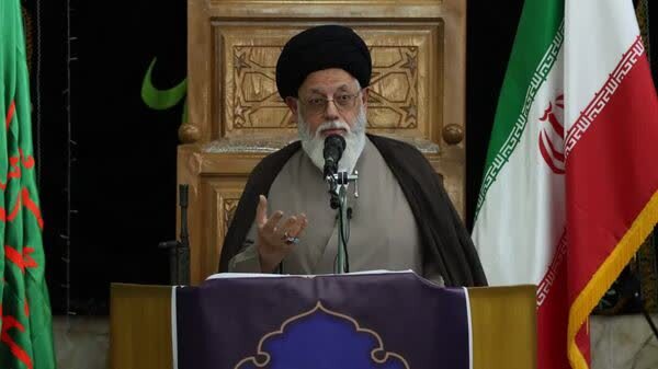 حرکت کاروان صمود نشانه مقاومت و مظلومیت ملت غزه است حرکت کاروان صمود نشانه مقاومت و مظلومیت ملت غزه است