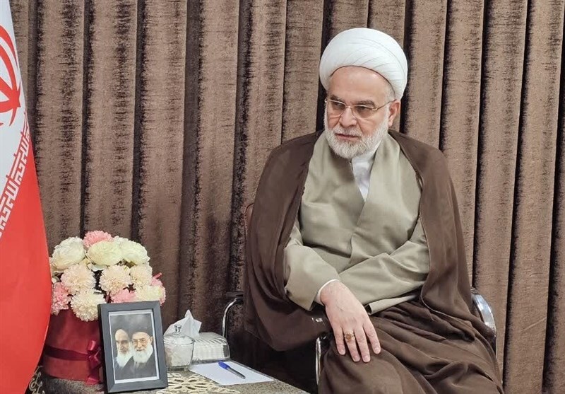 هشدار نماینده ولی فقیه در کردستان درباره فاصله رشد علمی و اخلاقی/ بازگشت به معنویت در جامعه یک ضرورت است