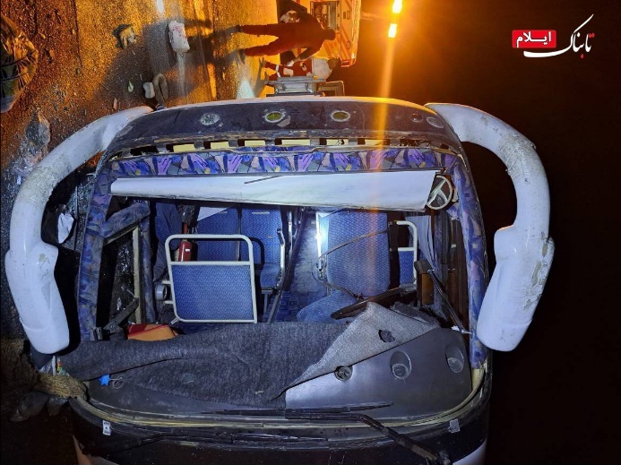 واژگونی اتوبوس در محور ایلام – سرابله / اعزام ۵ تیم عملیاتی هلالاحمر واژگونی اتوبوس در محور ایلام – سرابله / اعزام ۵ تیم عملیاتی هلالاحمر