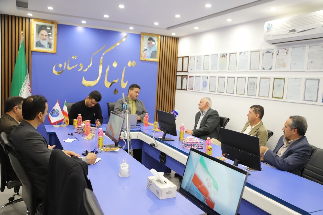 کردستان نباید فرصت طلایی تفویض اختیارات دولت به استانداران مرزی را از دست بدهد کردستان نباید فرصت طلایی تفویض اختیارات دولت به استانداران مرزی را از دست بدهد