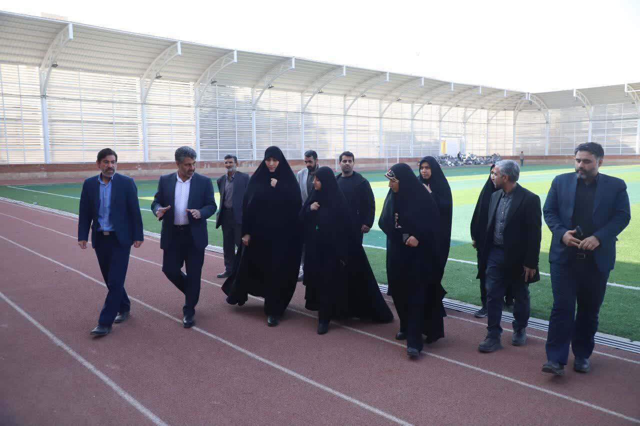 افتتاح نخستین ورزشگاه فوتبال بانوان قم در روز میلاد حضرت زهرا (س)