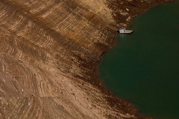 خطر وقوع فاجعه زیستمحیطی در استان البرز افزایش یافت/ از فرونشست زمین تا بحران خشک شدن سد و روخانهها! خطر وقوع فاجعه زیستمحیطی در استان البرز افزایش یافت/ از فرونشست زمین تا بحران خشک شدن سد و روخانهها!