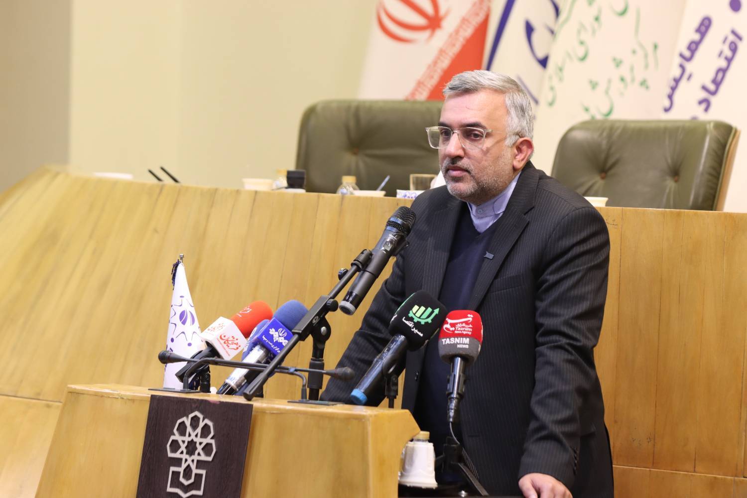 اقتصاد دریامحور صرفاً برای سواحل جنوب نیست/تشکیل کارگروه تخصصی فرش در امور خارجه