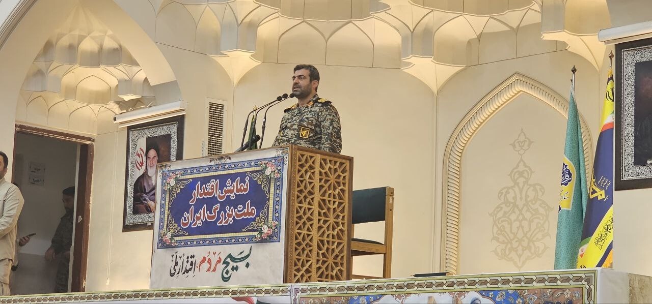 هر قدم بسیج یک جهاد است/در جنگ اقتصادی میدان را خالی نمی‌کنیم