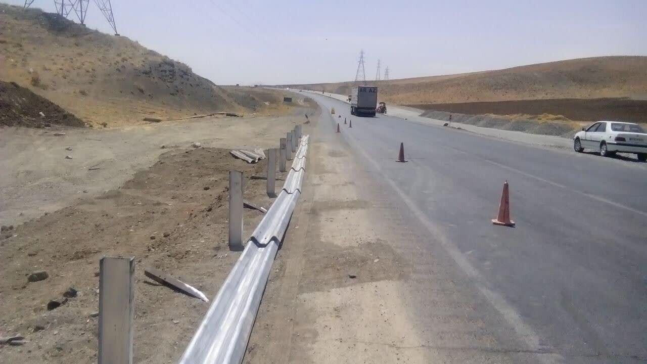 روکش آسفالت ۶۲ کیلومتر از چهار خطه پل سیمره به بابازید روکش آسفالت ۶۲ کیلومتر از چهار خطه پل سیمره به بابازید