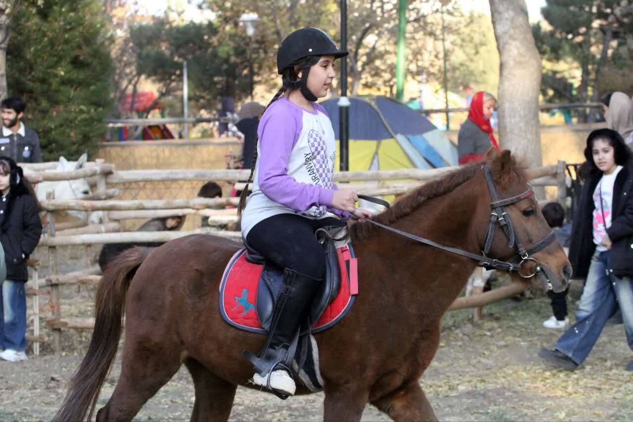 برگزاری سومین جشنواره پاییزی برگریزان هگمتانه، در همدان + عکس برگزاری سومین جشنواره پاییزی برگریزان هگمتانه، در همدان + عکس